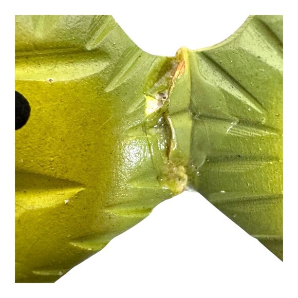 Vintage Green Seahorse Brooch Pin Wood Carved Lime Yellow Beach Nautical READ - Picture 3 of 5